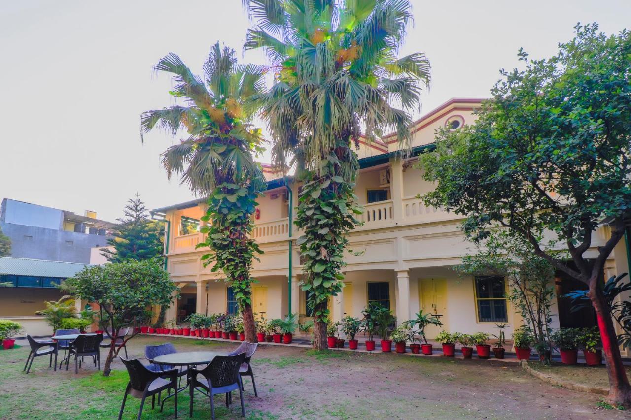Hotel Heritage Дехрадун Экстерьер фото